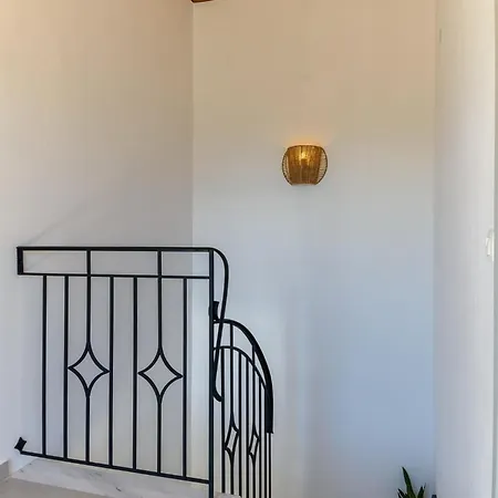 Orange House - Upper East *